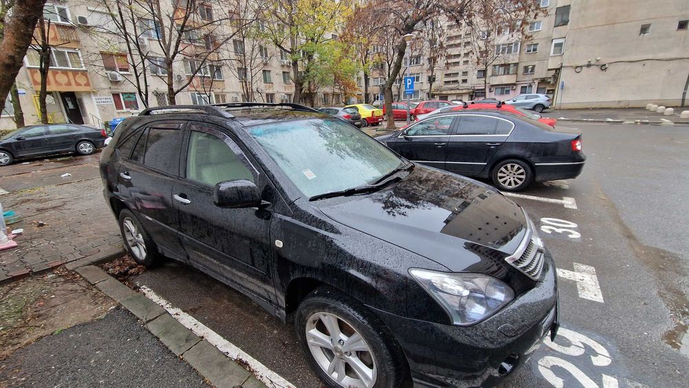 Proprietar vând Lexus hybrid