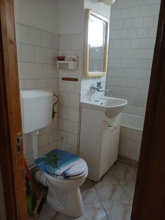 Inchiriez apartament 3 camere