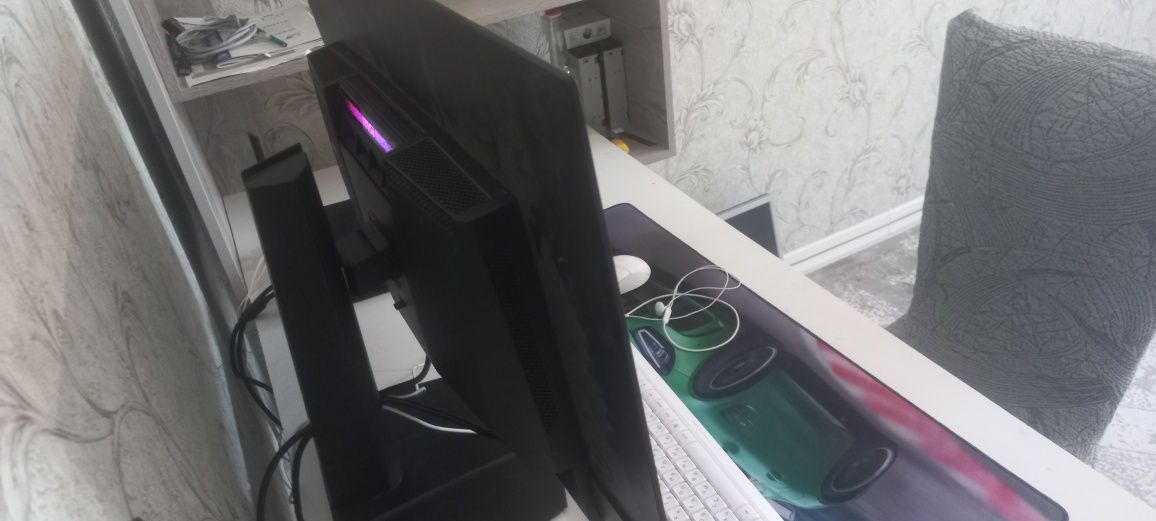 Монитор msi QD-OLED 321 игравой