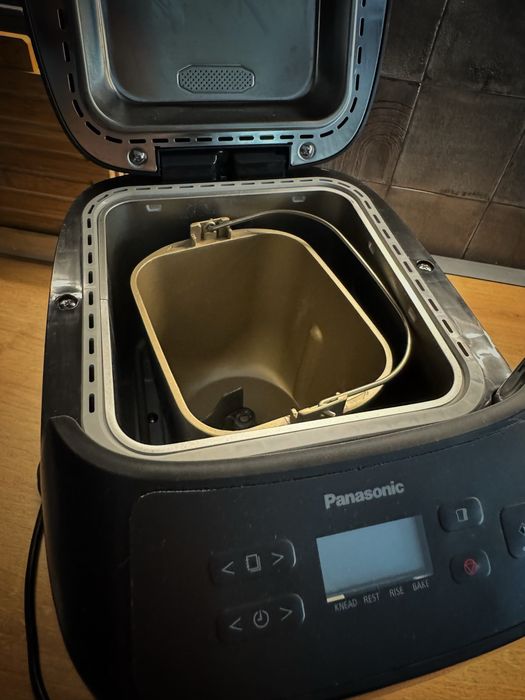 Mașină compactă de făcut pâine Panasonic