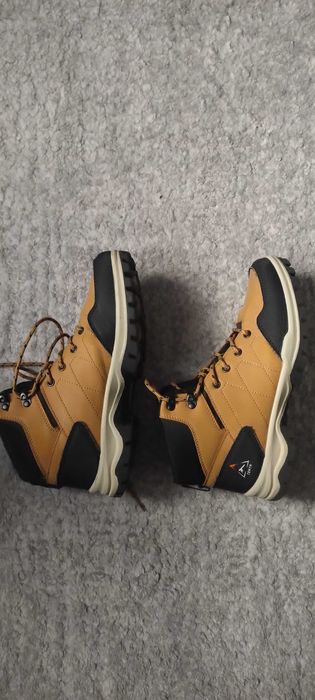 Bocanci de drumeție Tenth BOTA K2.0 si MH100 Mid Impermeabili