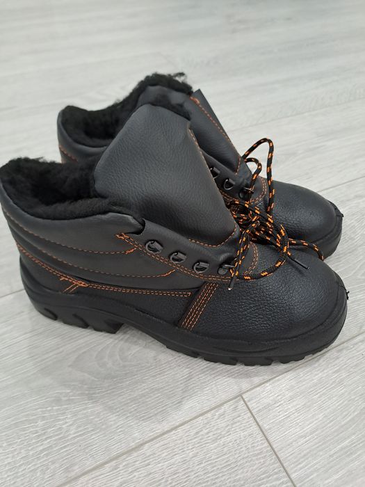 Продам спец.обувь