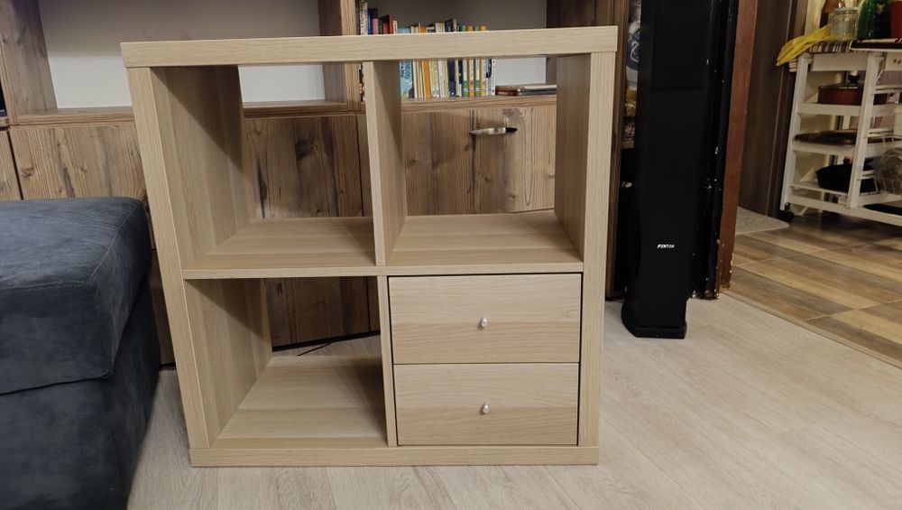 Етажерка IKEA серия KALLAX, много запазена