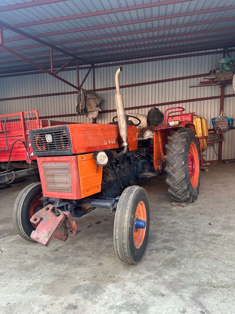 Vand tractor UTB 445