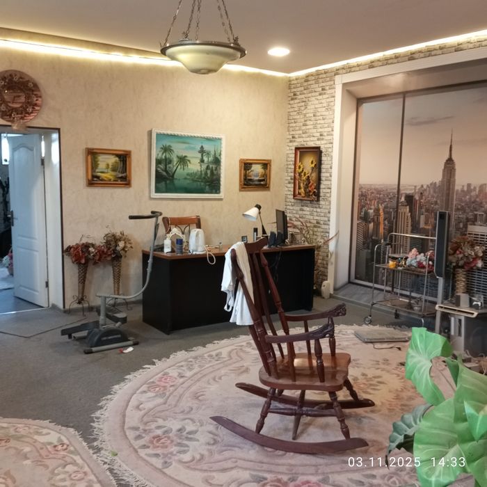 Бука шахриши центррида жой сотилади.