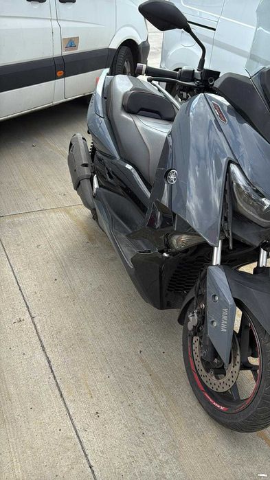 Yamaha X MAX 300