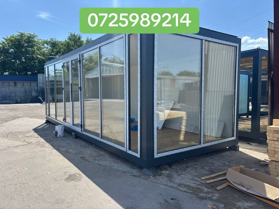 Container modular cu acoperis din fotovoltaice