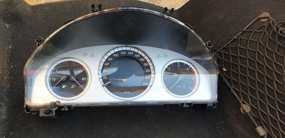 Ceasuri bord Mercedes-Benz w204