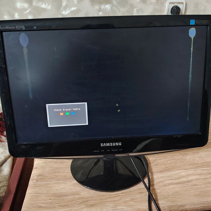 Монитор за 3000 всего