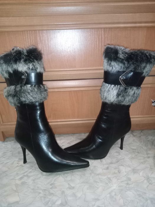 Новые женские зимние сапоги