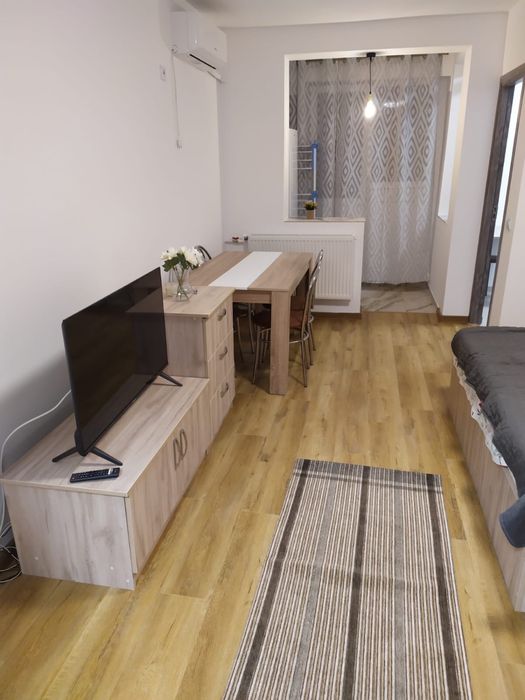 Garsoniera de inchiriat Titan