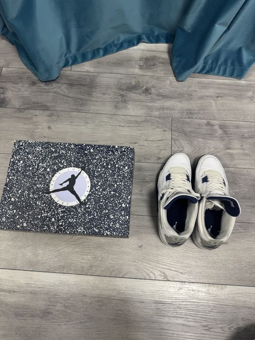 Air Jordan 4 Retro Midnight Navy