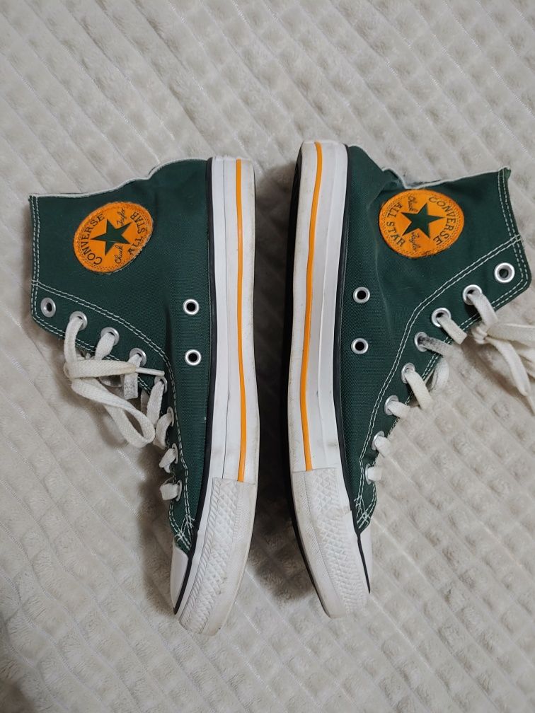 Кецове Converse.