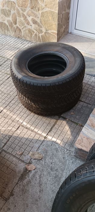 Зимни гуми 265/70/16