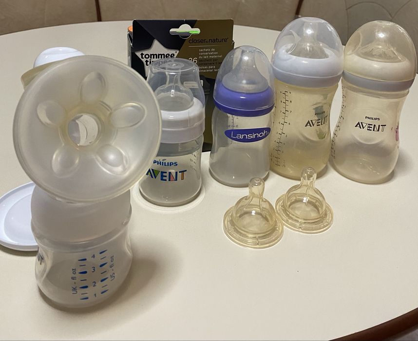 Pompa san manuala Philips Avent + biberoane