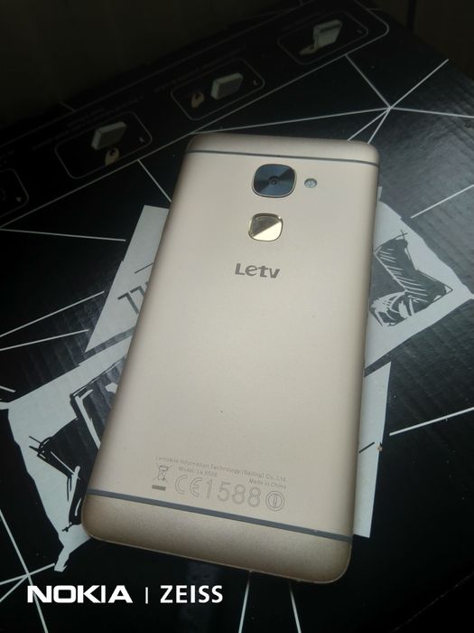 Telefon mobil Le tv model x526