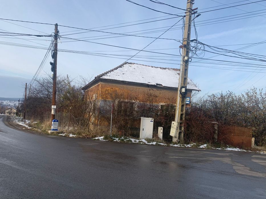 Teren unic de vânzare în centrul satului Deusu