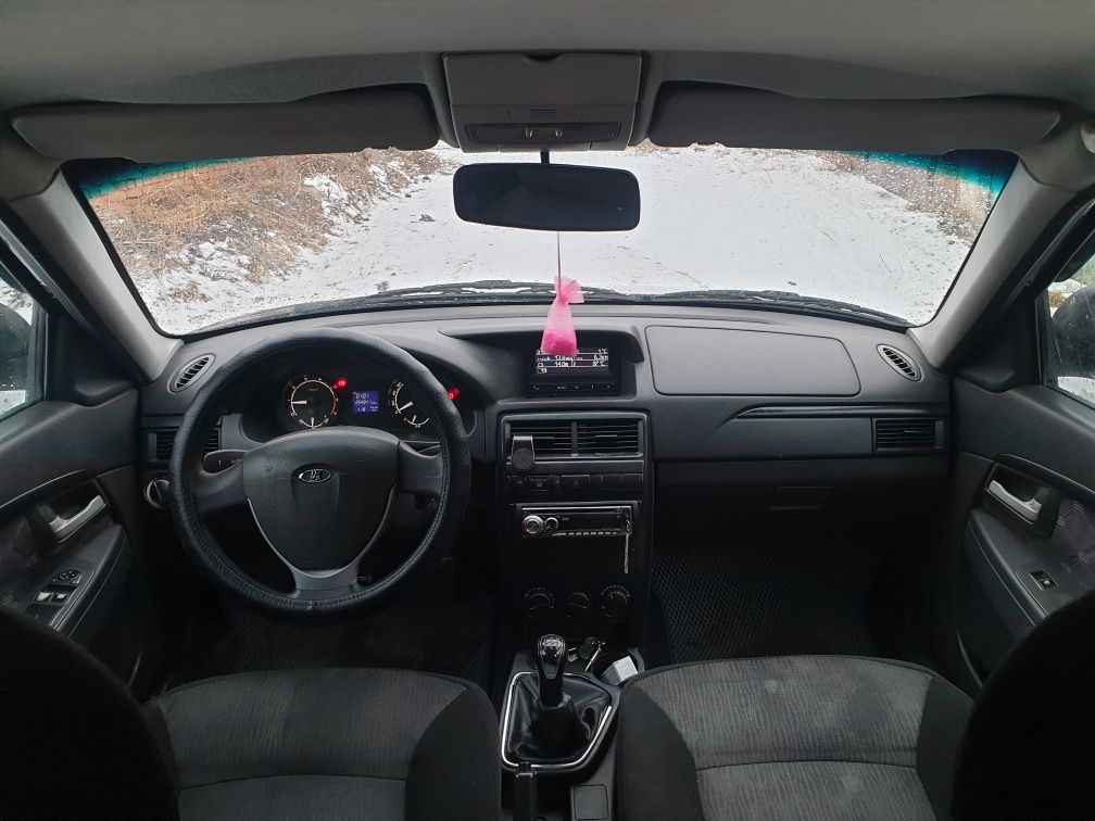 Продам живую приору.