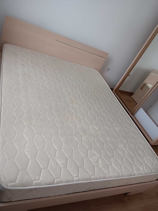 Pat dormitor in stare buna