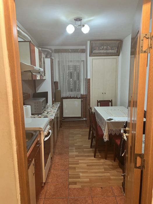 Apartament cu 3 camere  etaj1