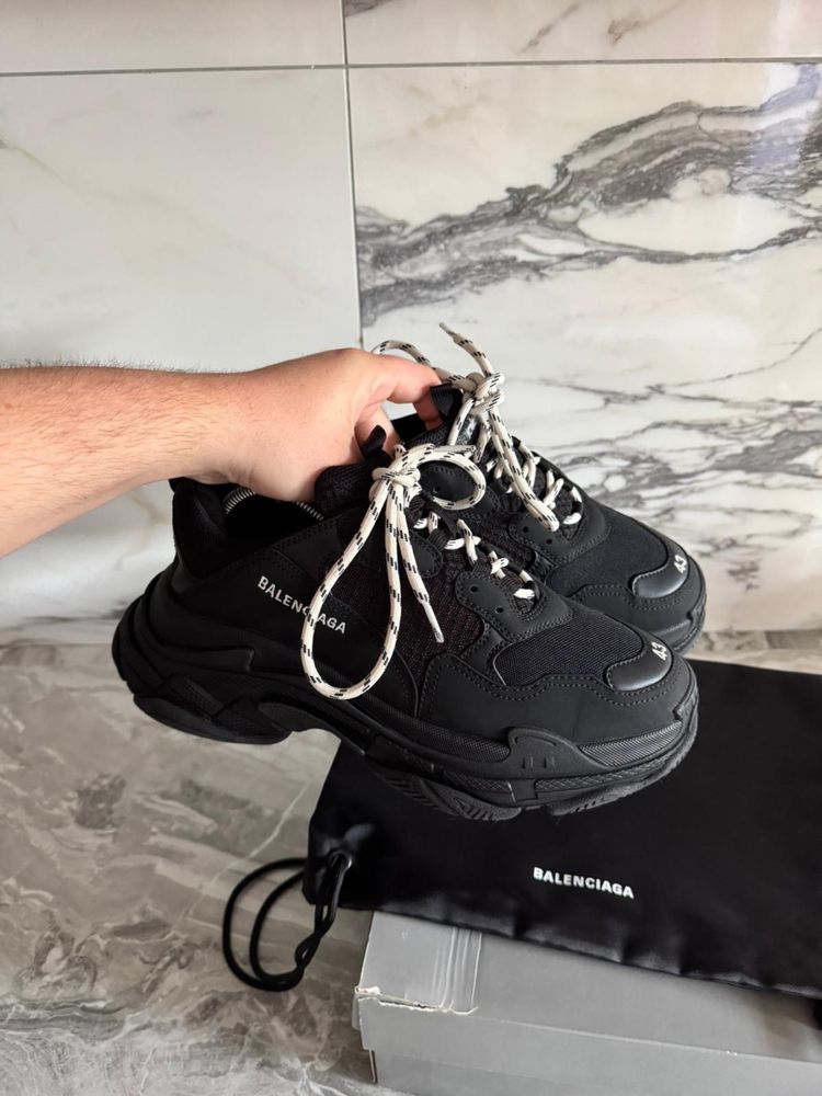 Balenciaga Triple S 43 Black