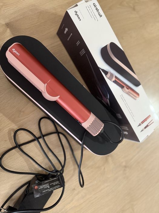 Нов dyson airstrait