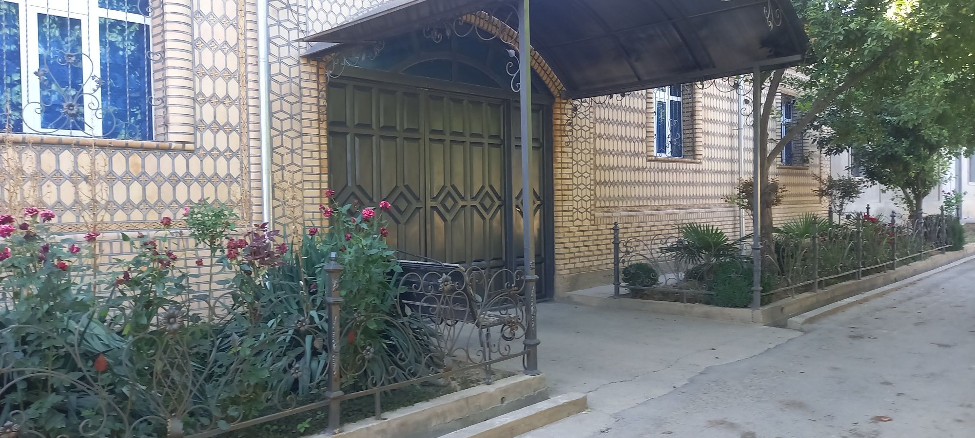 Yoshleninchida uyimizzi sotamiz 8 sotik