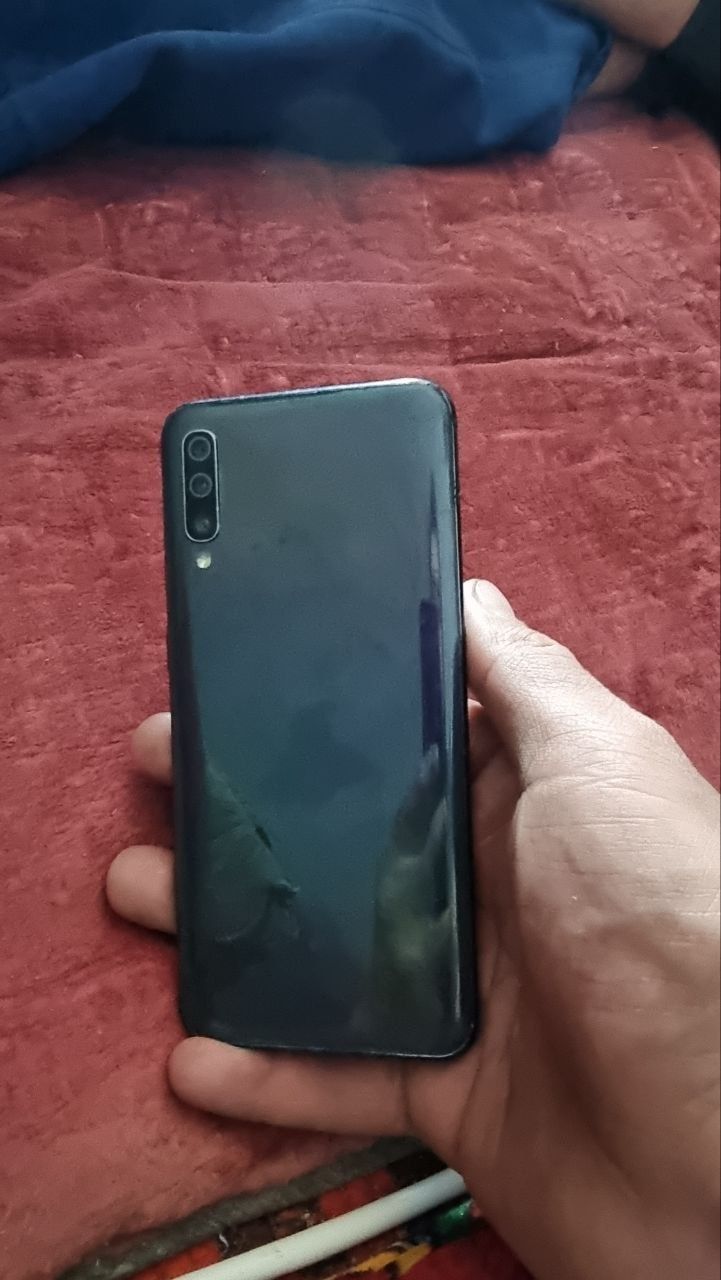 Samsung A50 Sotiladi