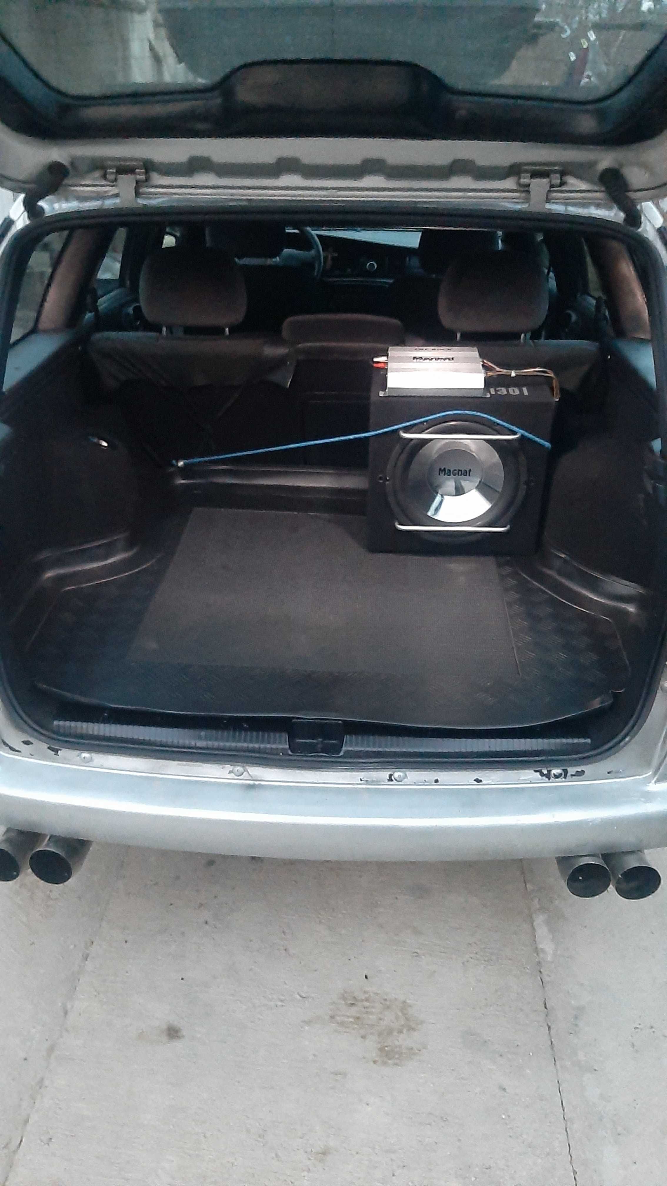 Vând subwoofer auto magnat neoflex +stație magnat 400w rms