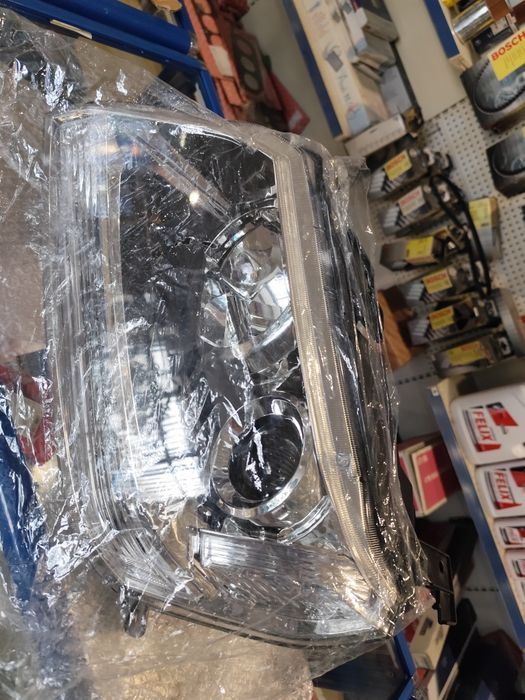 Фара левая Сузуки гранд Витара 2006 г