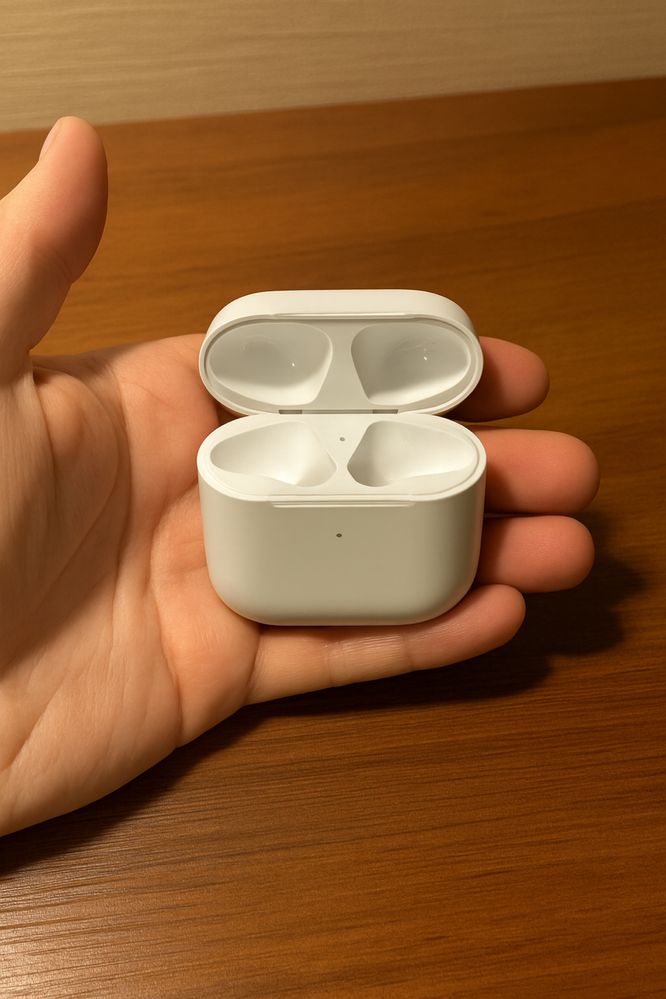 Кейс для AirPods 2 оригинал — хорошое состояние
