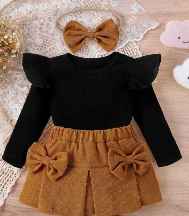 Vând seturi noi cu eticheta pentru fetite