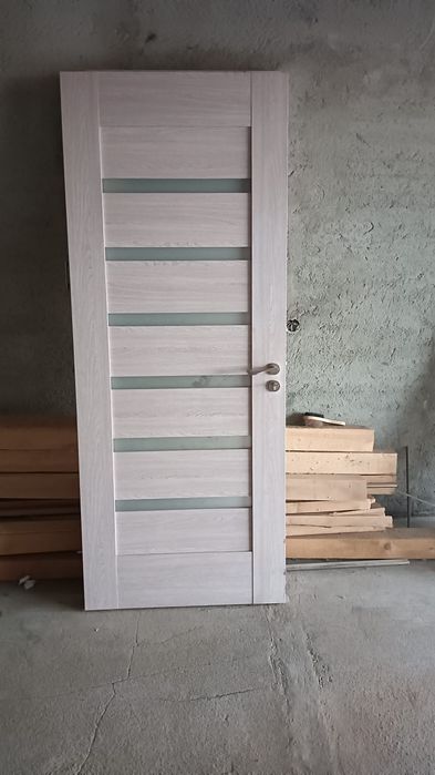 Uși interior cu pervaz