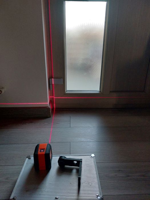 Vand Nivela Laser TackLife