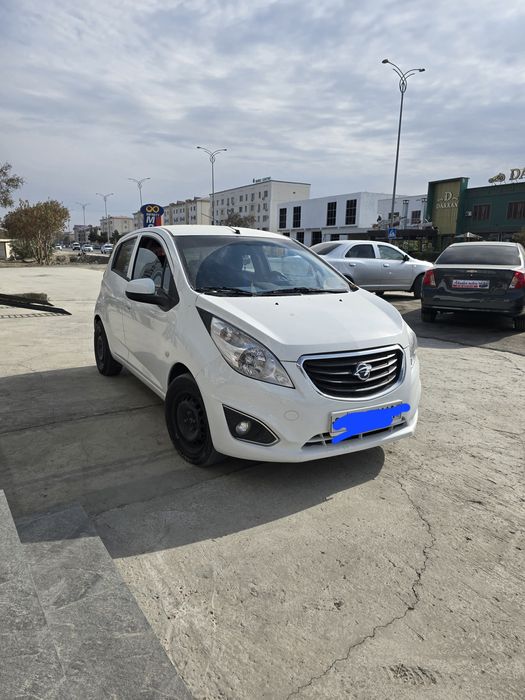 Спарк сотилади ат