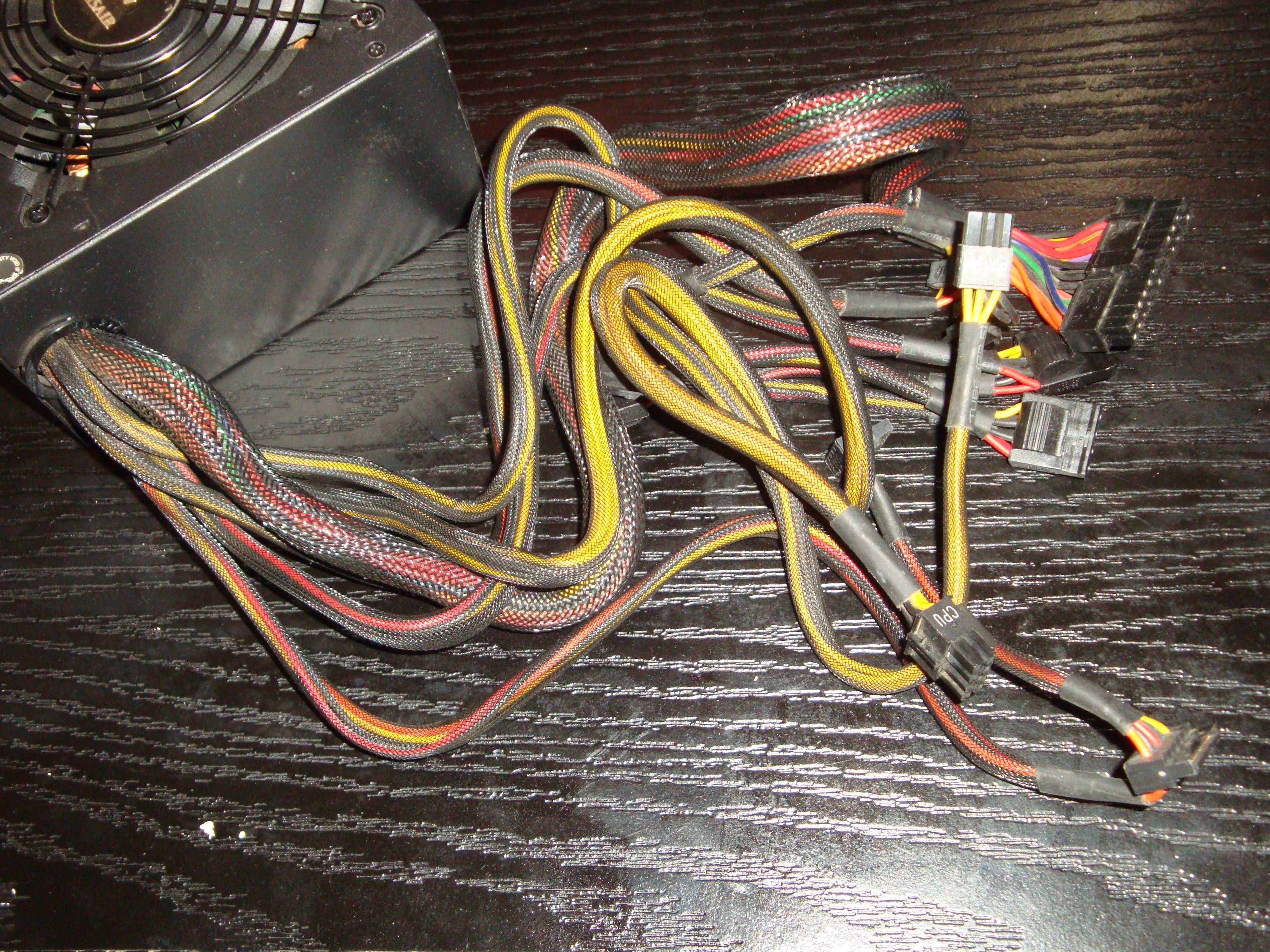 Sursa calculator Corsair CX430 1 rail 32A 12V