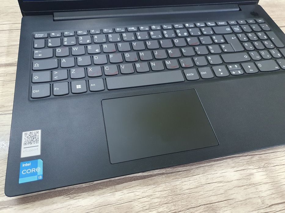 Ноутбук LENOVO i3 12-пок,12гб ддр4,256гб ссд nvme