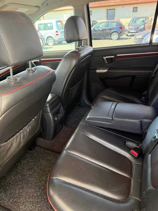 Hyundai Santa Fe Luxury/ Tractiune 4x4 si 2x4 /155 Cai/Piele neagra