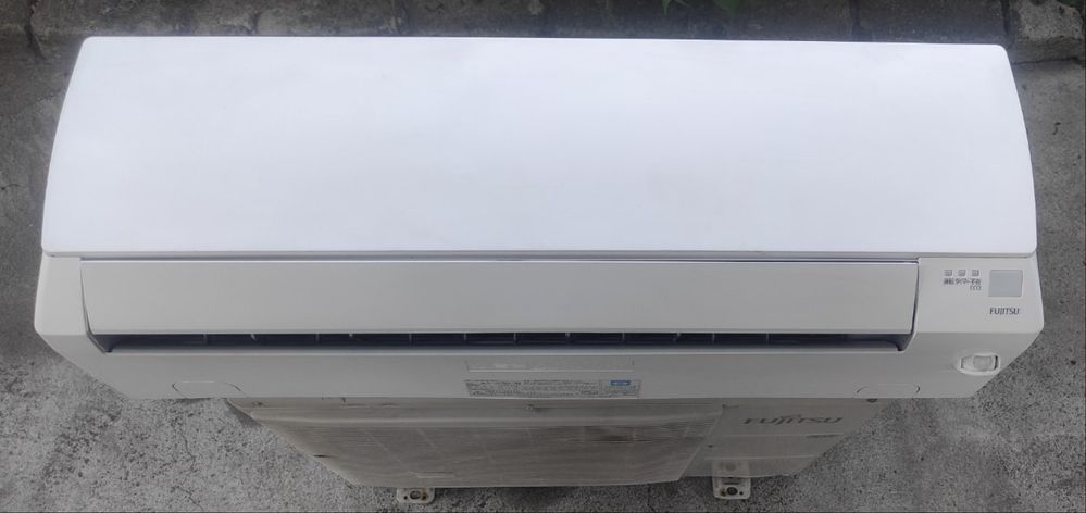 Японски Хиперинверторен климатик Fujitsu 12000 BTU R32