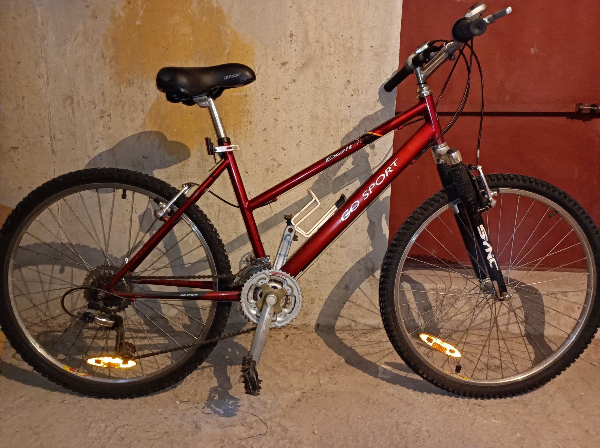 Bicicleta mountain bike adusa din Franta