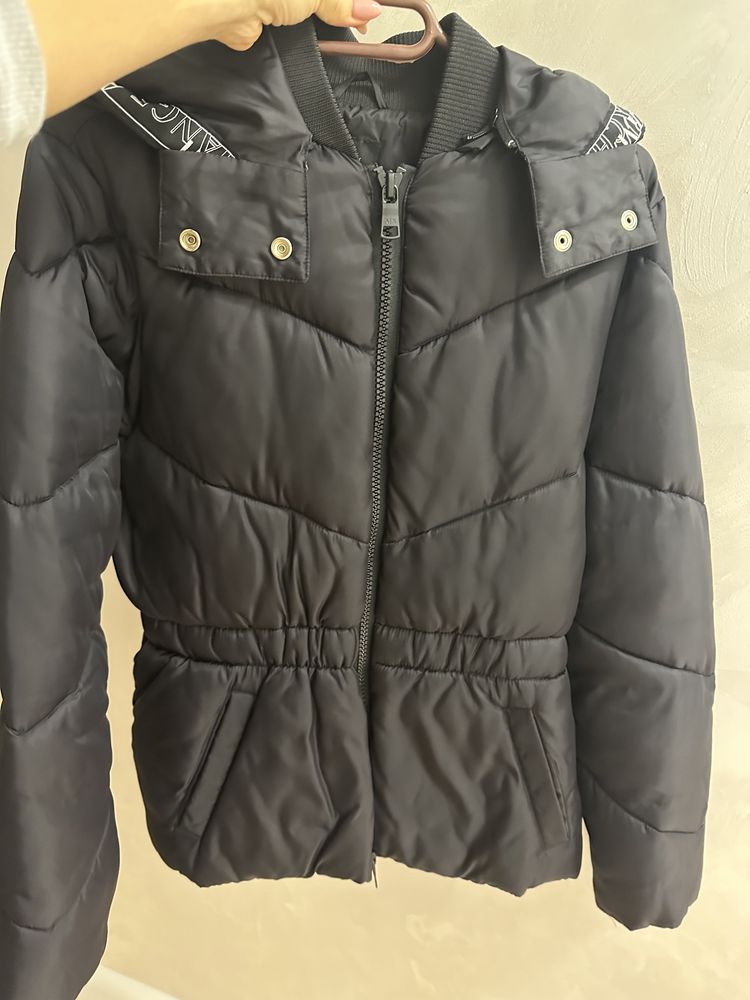 Яке Zara,Armani Exchange