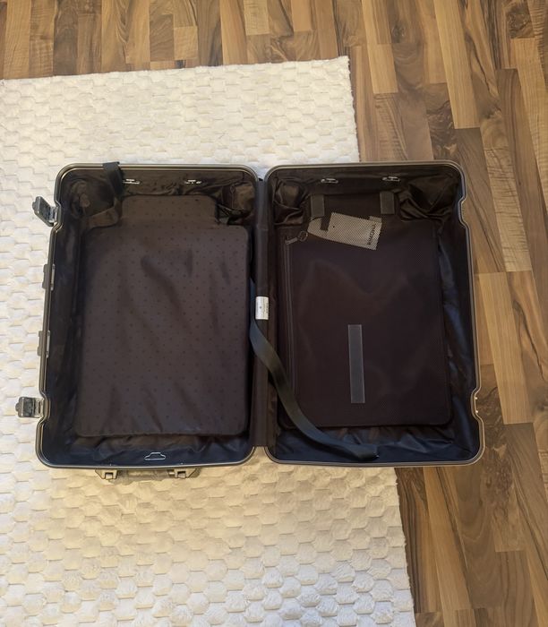 RIMOWA Куфар 69x44x27,5см  цвят:титаниум