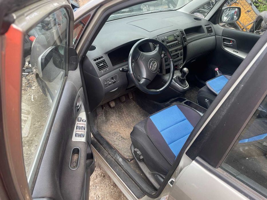 Тойота корола версо 2.0 D4D / Toyota Corolla verso 2.0 D4D на части