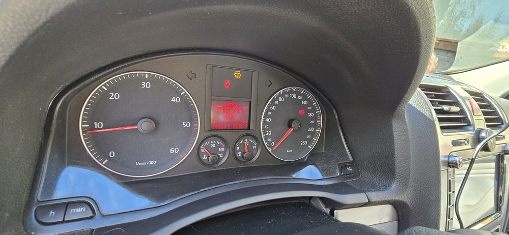 Vând Volkswagen Golf V 2007