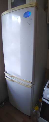 Холодильник-Samsung