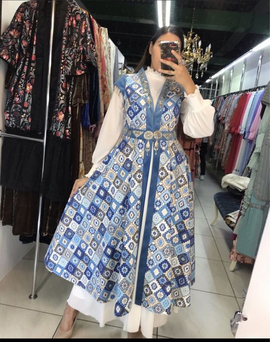 Платье с камзолом