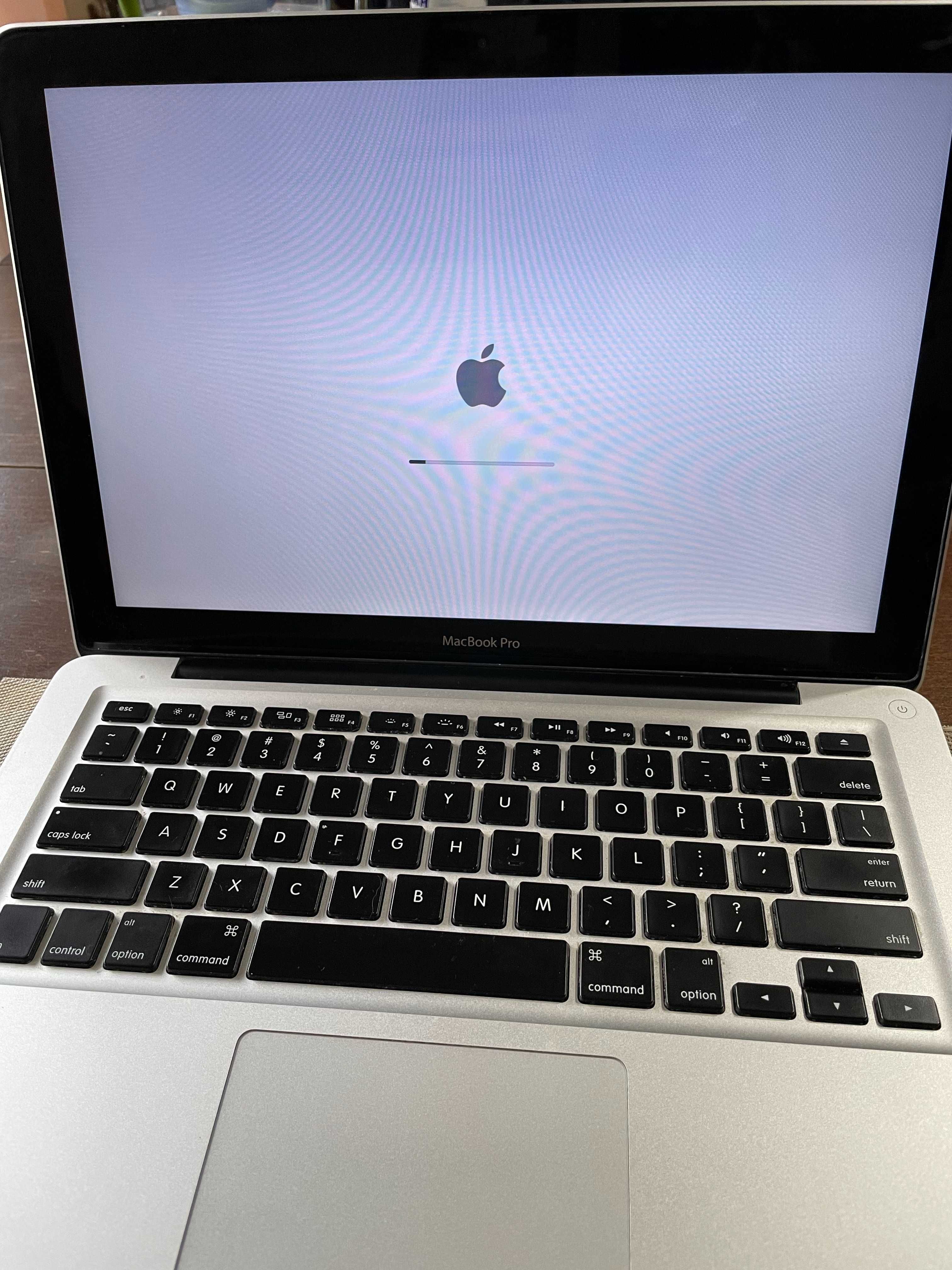 Macbook Pro 13  -  2012г. / 8GB RAM / i5 / 500 SSD