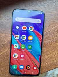 Смартфон Samsung Galaxy A40 + кейс, 4/64ГБ памет, добро състояние