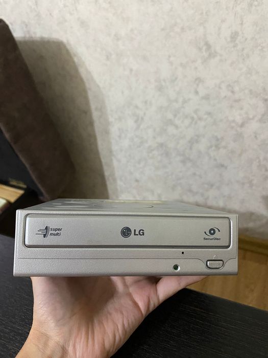 Продам дисковод от процессора .