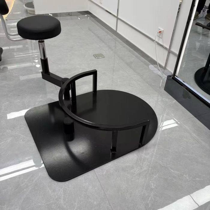 Scaun frizerie frizer rotativ in jurul clientului